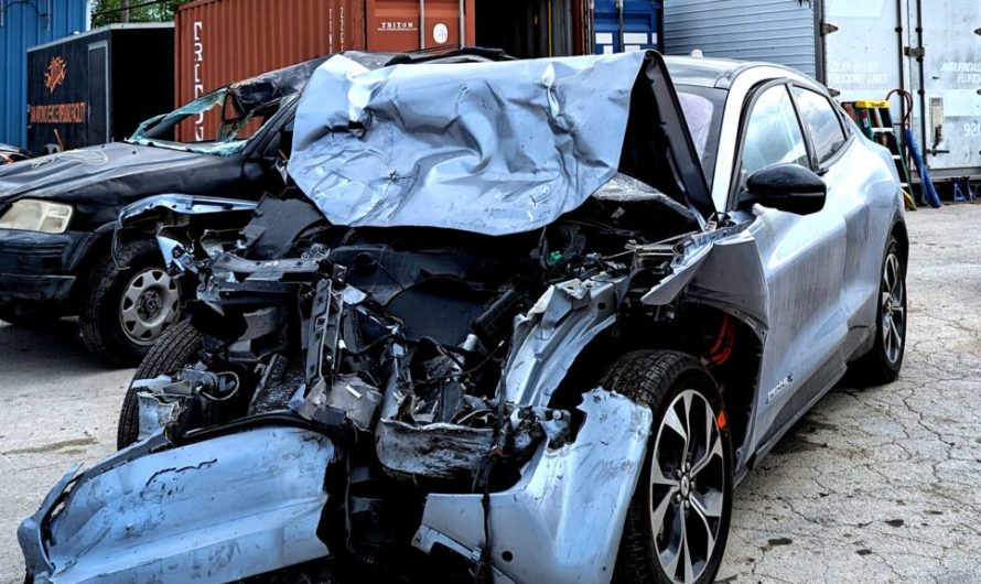 Водії настільки покладалися на систему BlueCruise від Ford, що не вжили жодних заходів для гальмування перед фатальними зіткненнями