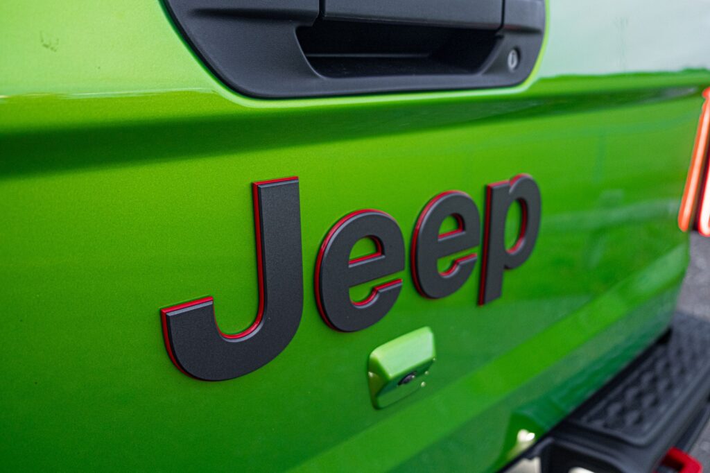 Jeep Gladiator зі знятими панелями