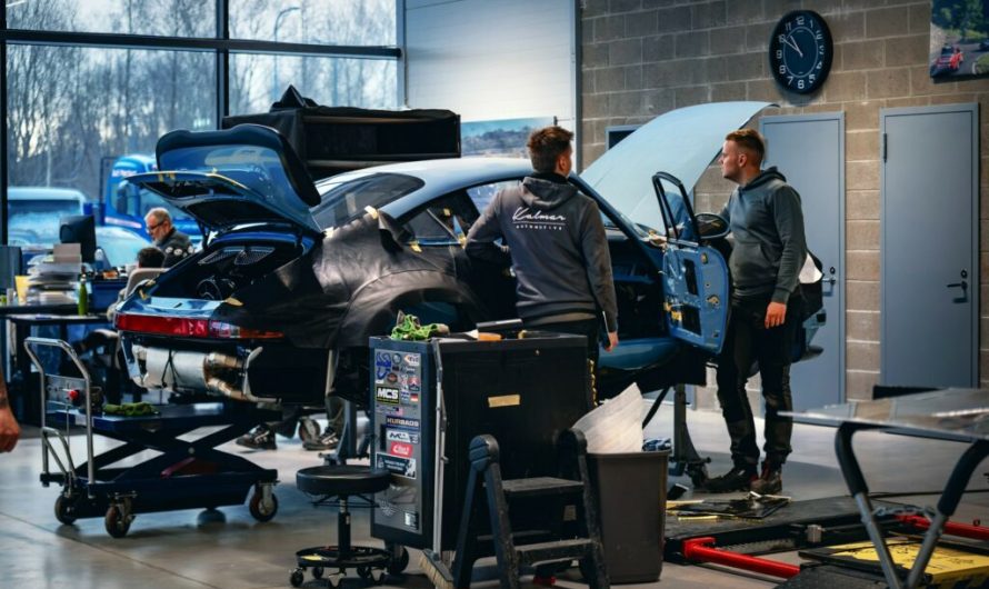 Любителі, які сідають за кермо ретро-автомобіля Porsche 911, часто розуміють, що він “не такий вже й класний”, — розповідає фахівець з їх відновлення
