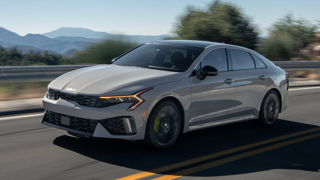 Kia K5 2025 року