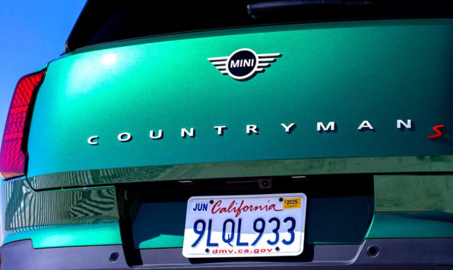 Mini знизив стартову ціну на Countryman на 4000 доларів для моделі 2027 року