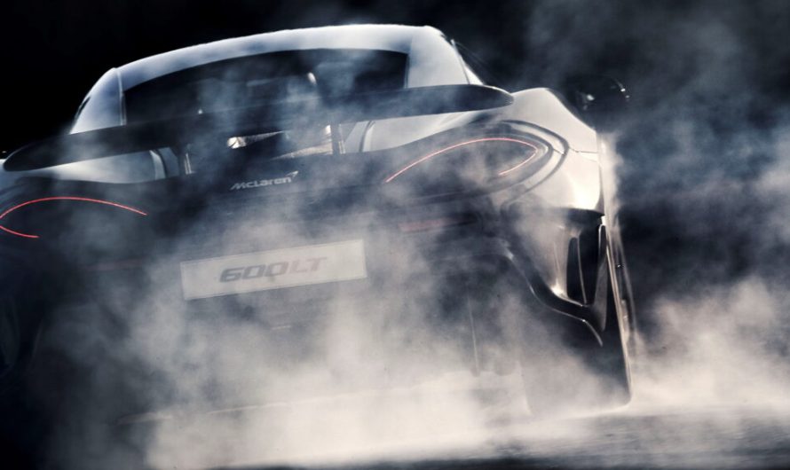 Один із найрідкісніших McLaren потрапив у ДТП, врізавшись у ліхтарний стовп у Торонто