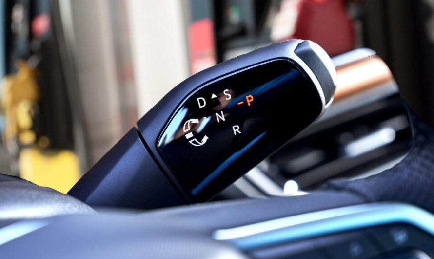 Канада втрачає 2,4 мільярда доларів, щоб повернути водіям 10 центів на 40-центовий стрибок цін на пальне