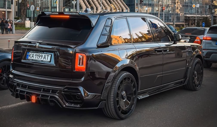 Rolls-Royce Cullinan у тюнінгу від Mansory