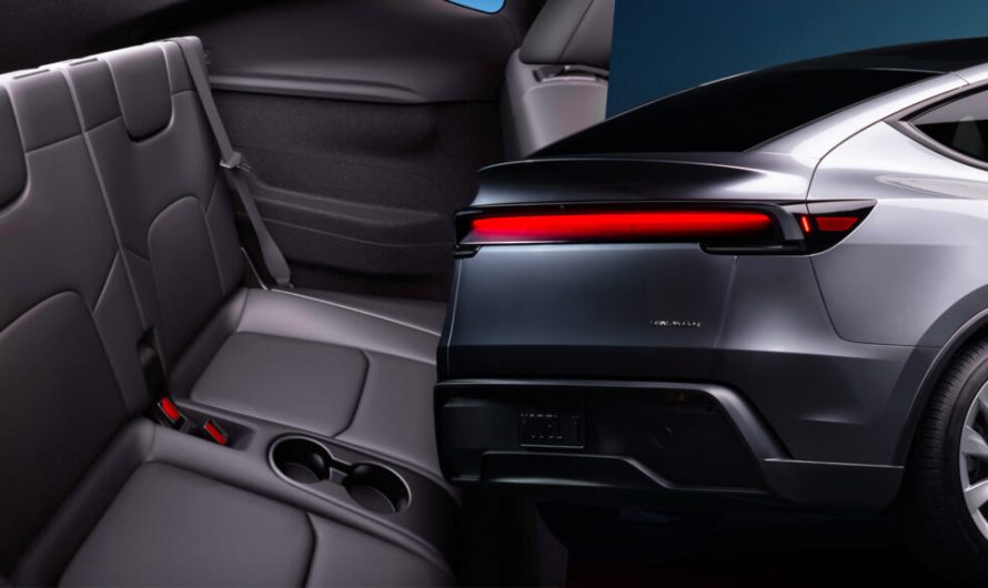 Сімомісна версія Model Y знову доступна у Великій Британії, але з помітним зменшенням запасу ходу