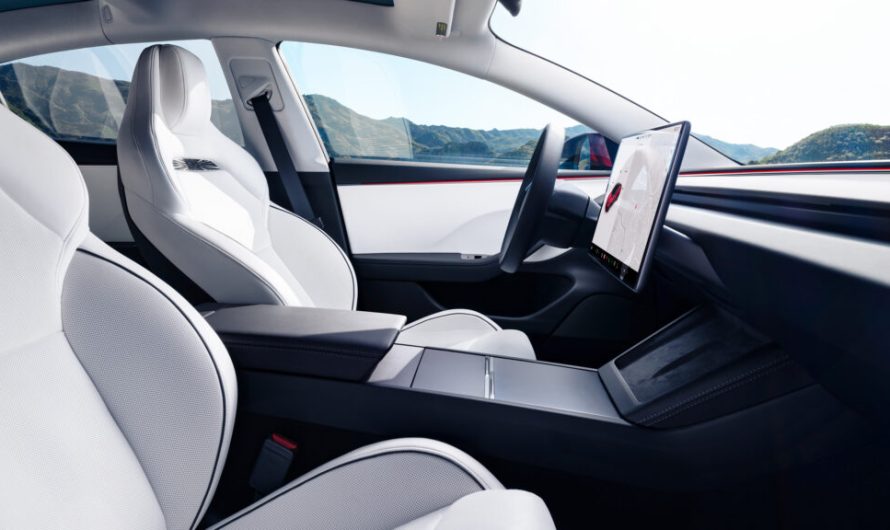 Система повного автономного водіння Tesla викликала суперечки, однак нідерландські регулятори визнали її найбезпечнішою під час перевірки