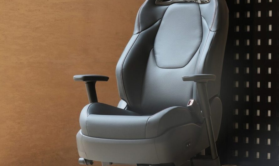 Toyota пропонує ремені безпеки у комплекті, а Herman Miller продає крісла за 3 500 доларів