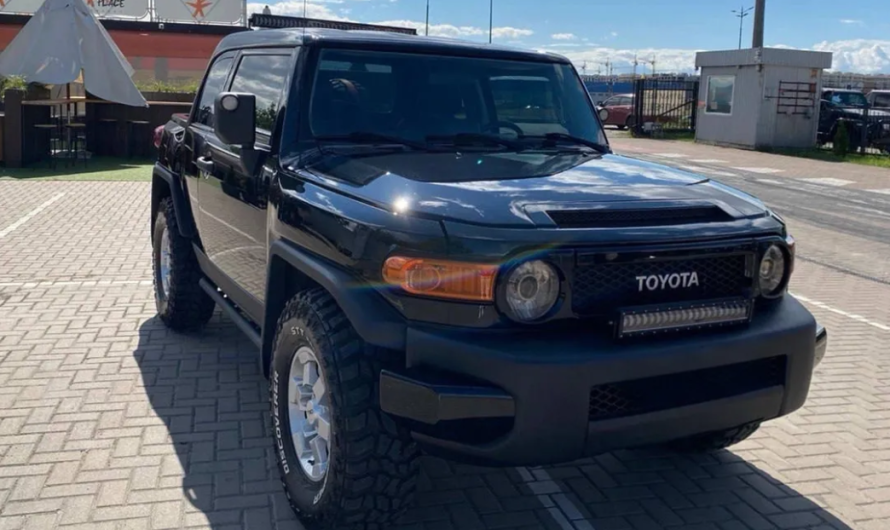 Реставрований Toyota FJ Cruiser 2008 року переробили у пікап й продають у Києві (фото)