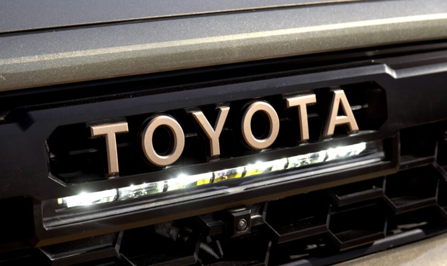 Один покупець з Каліфорнії заявив, що Toyota винна йому частину повернутих коштів на суму 9 мільярдів доларів за митні збори