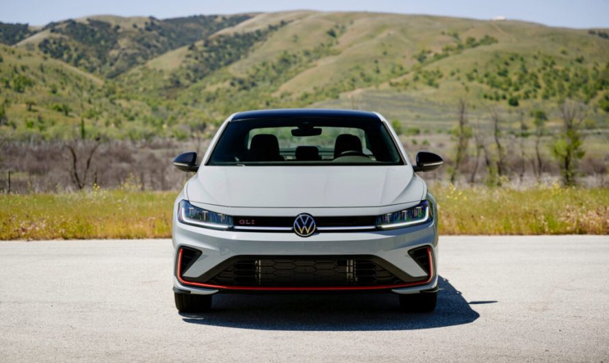 Новий Volkswagen Jetta GLI позбувся механічної коробки передач, ставши черговою моделлю без ручної КПП
