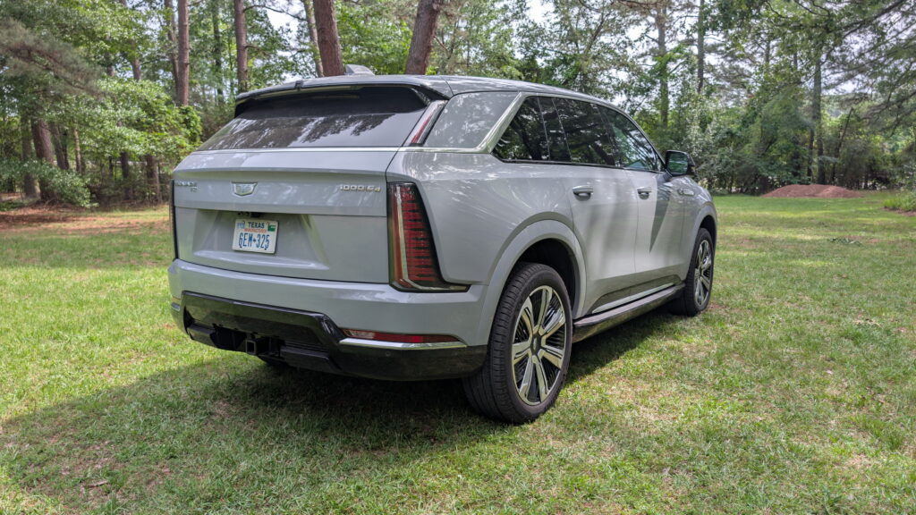 Cadillac Escalade IQ Driving