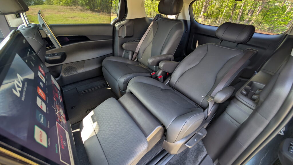 Третій ряд сидінь Kia Carnival