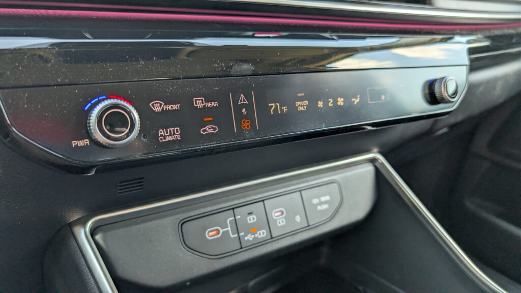 Панель керування Kia Carnival