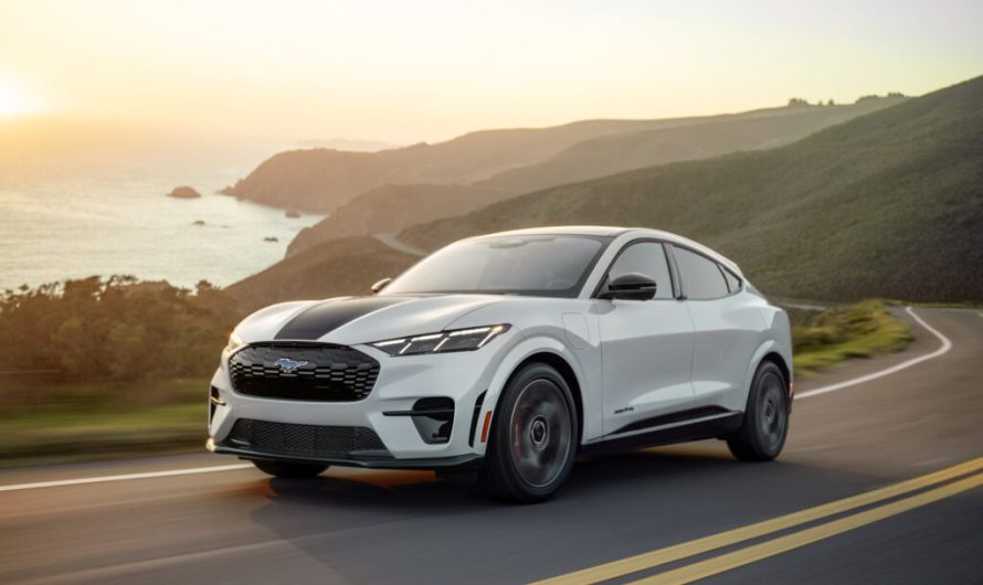 Рекордне зростання акцій Ford на 28% і провал електромобілів на $19,5 млрд — одна й та сама батарея