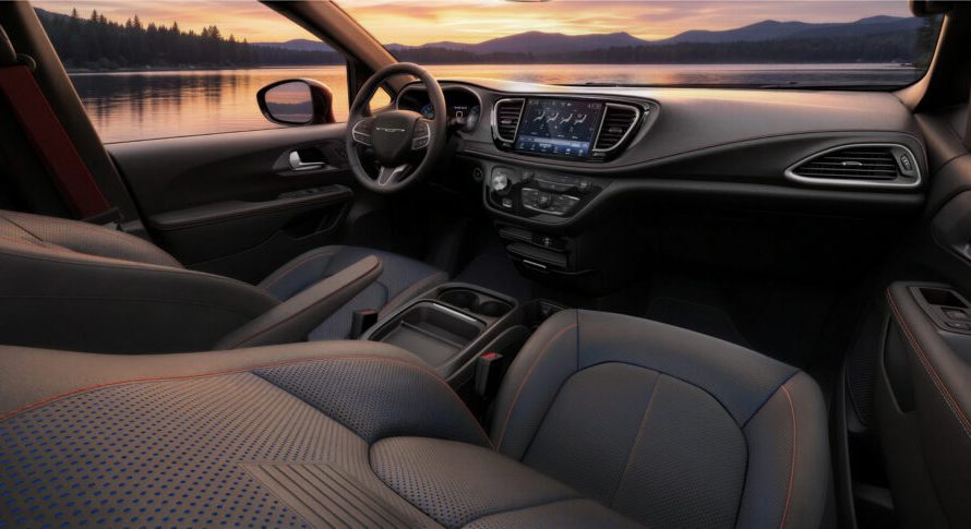 Chrysler відзначає 250-річчя США канадським мінівеном