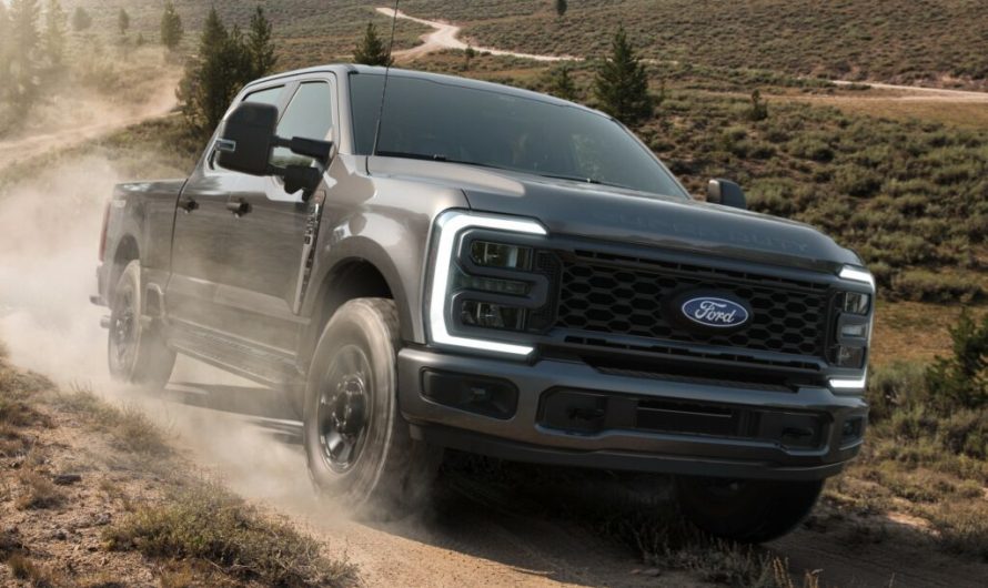 Покупцям пікапів обіцяли малі двигуни, але Ford Super Duty вирішив зробити стандартними 7,3 літра