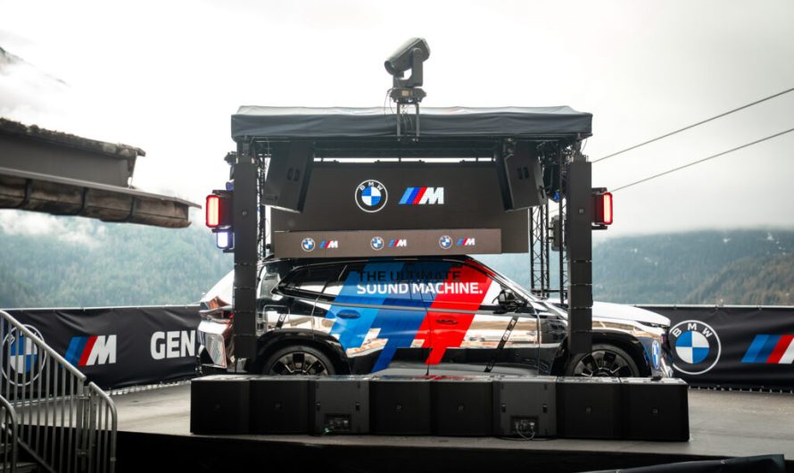 BMW встановив ді-джейську стійку на розкішний XM