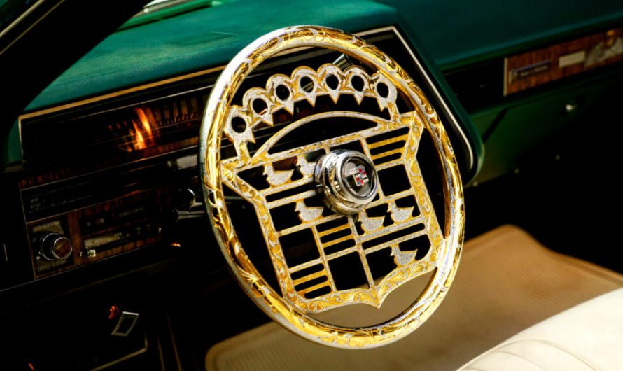 Чи зможе цей кастомний кермо від Cadillac 1970-х врятувати нудні, однотипні сучасні салони?