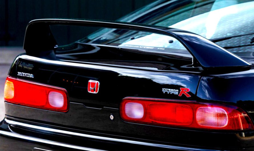 Acura продавала Integra Type R. Справжня ж носила значок Honda