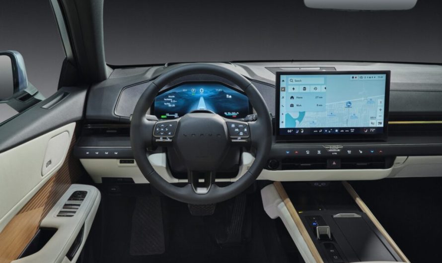 Оновлений Lexus RX може приховувати ключові зміни в салоні
