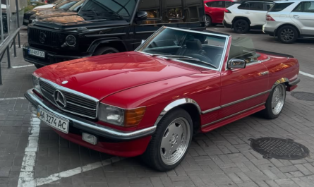 Mercedes-Benz 560SL