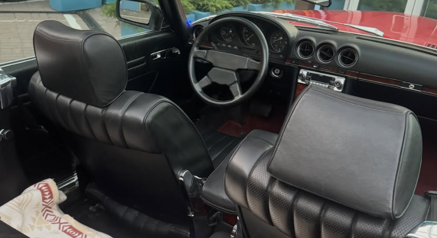 Mercedes-Benz 560SL