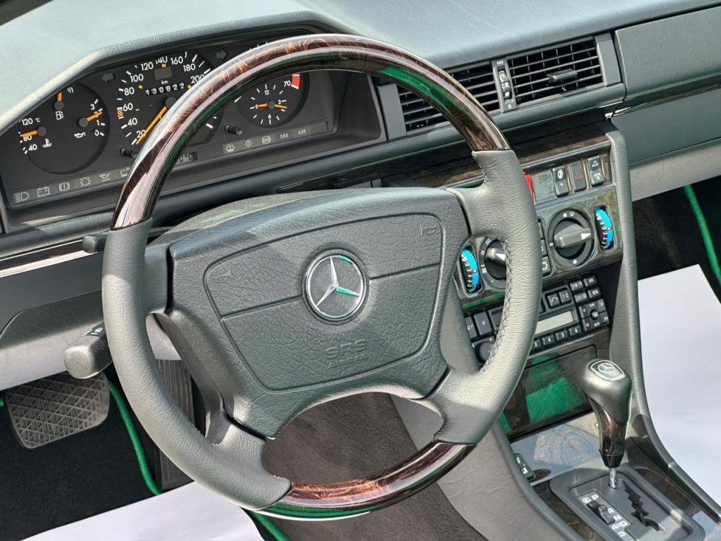 Mercedes-Benz E320 Cabriolet