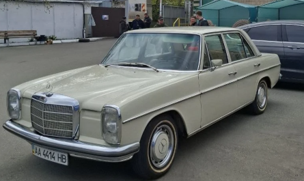 Mercedes-Benz W115 1970