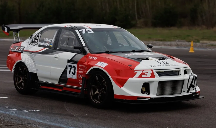 Підготовлений до ралі Mitsubishi Lancer Evo VI продають у Дніпрі за шалений цінник (фото)