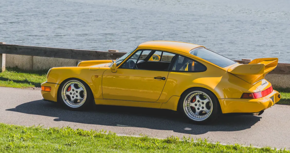Porsche 911 Carrera RS 3.8