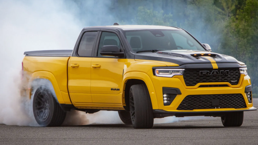 Найпотужніший серійний бензиновий пікап Ram Rumble Bee SRT представлено: у нього V8 на 777 сил