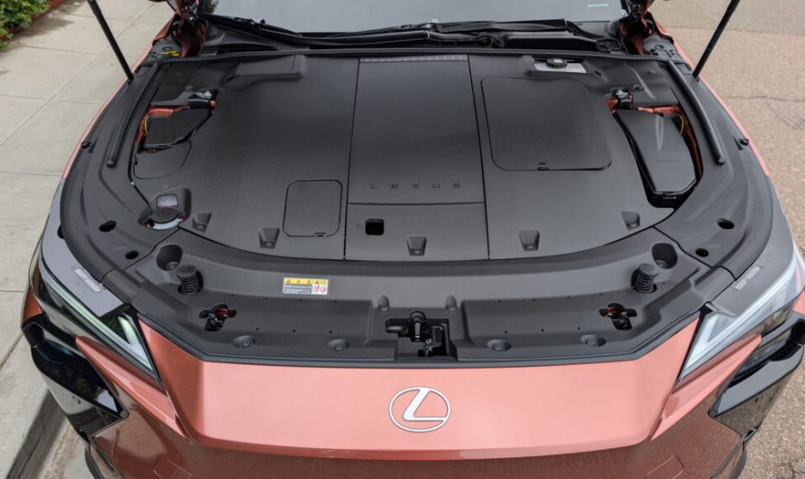 Lexus F-Sport здобув славу завдяки виставі V8, а наступна модель може повністю відмовитися від бензину