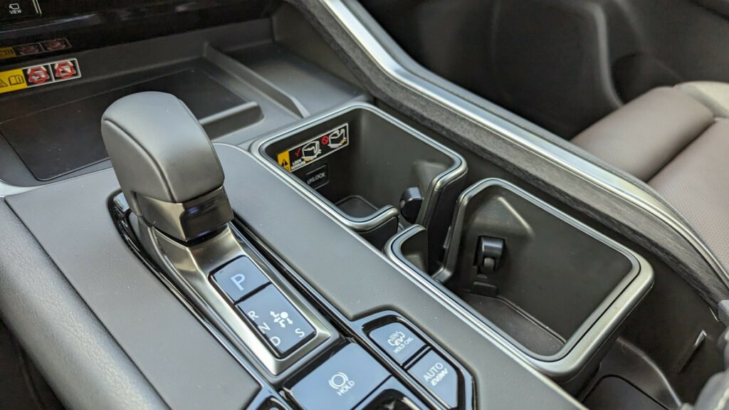 Lexus TX