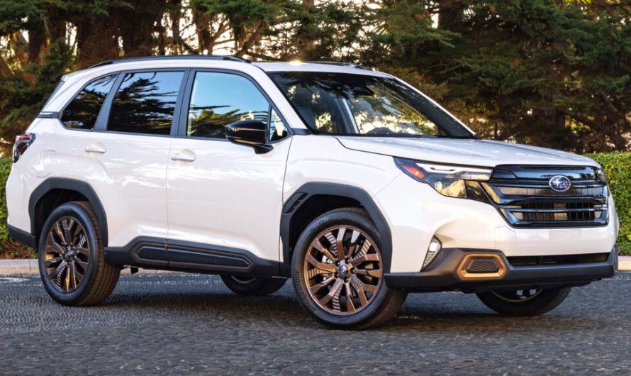 Subaru попереджає власників нового Forester: люк на даху може відлетіти під час руху