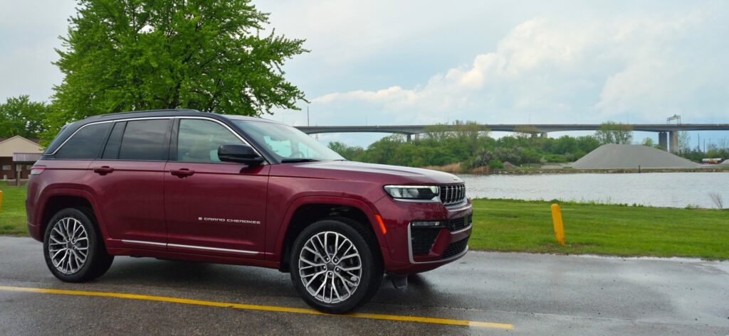 Інтер'єр Jeep Grand Cherokee