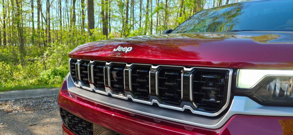 Jeep Grand Cherokee 2026 спереду