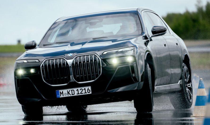 Компанія BMW презентувала броньовані моделі X5 та 7-ї серії для елітних клієнтів