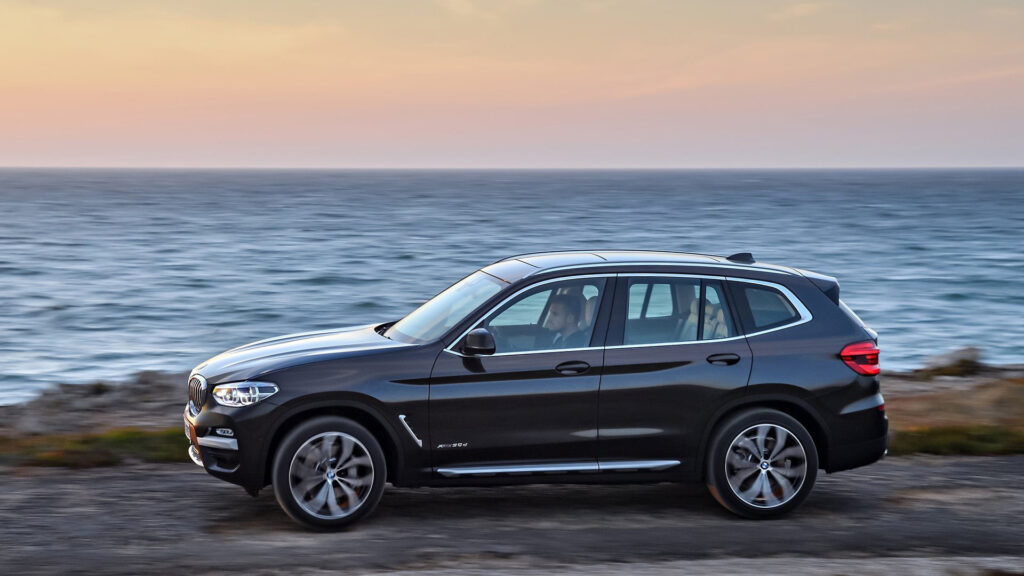 Він думав, що обіграв продавця BMW за ціною, але це був ШІ, який переплатив йому