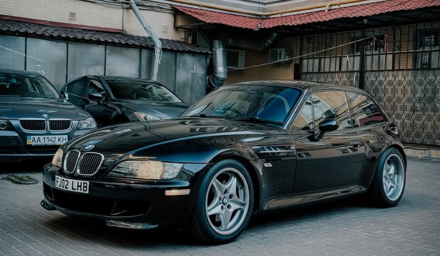 У Київ привезли культовий “Башмак” BMW Z3 M Coupe на правому кермі (фото)