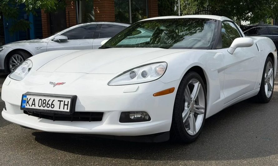 Капсула часу: в Україні продають 18-річний Chevrolet Corvette з пробігмо 101 км (фото)