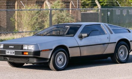 DeLorean DMC-12