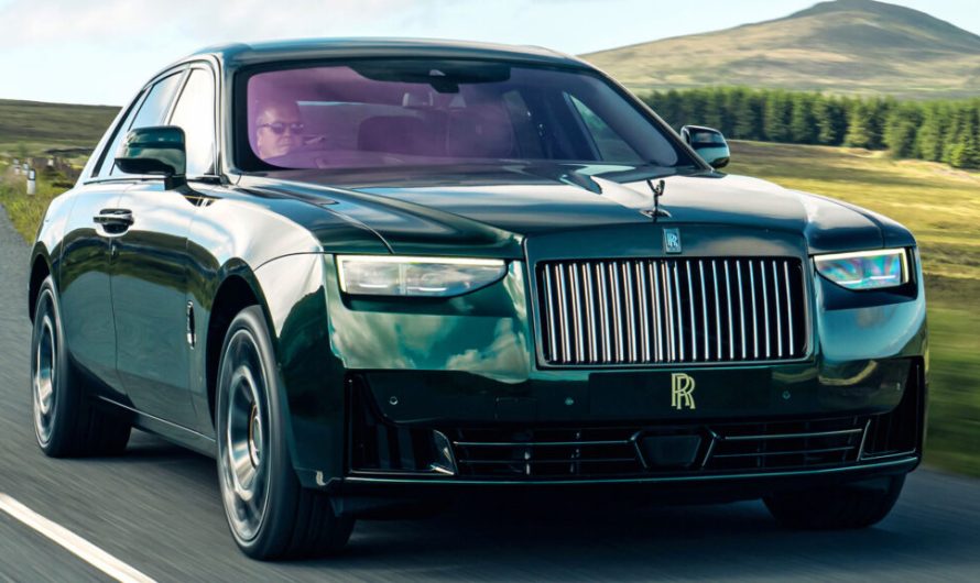 120 років тому Rolls-Royce вигравав перегони, а цей Ghost Black Badge віддає шану