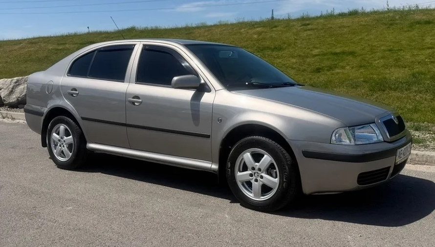 Skoda Octavia Tour 2008 року з найменшим пробігом в Україні продають у Дніпрі (фото)