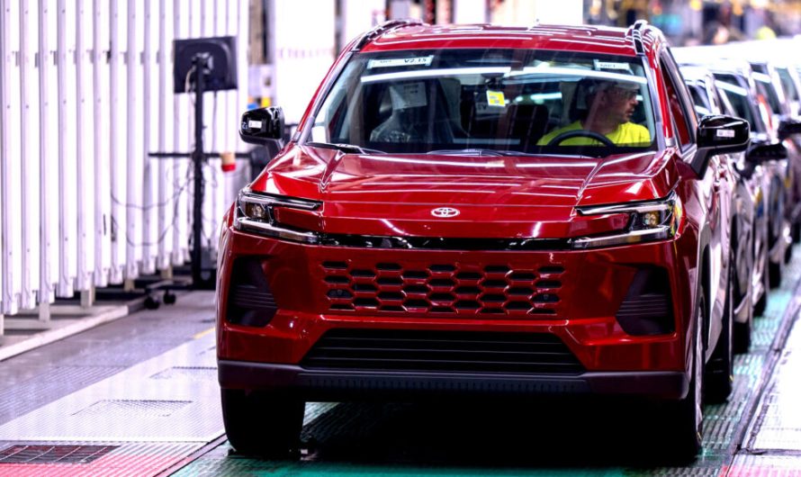 Toyota скорочує виробництво RAV4, поки дилери рахують запаси в годинах