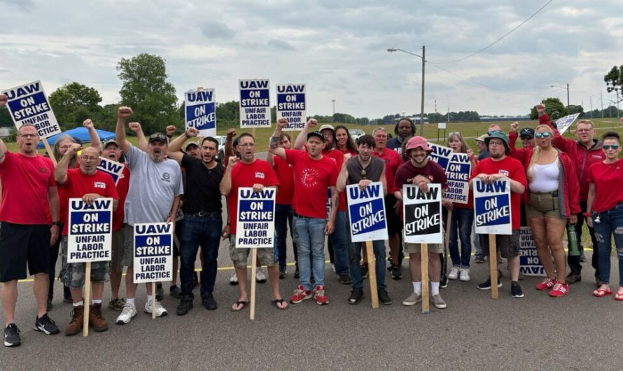 Профспілка UAW та компанія Дауч досягли попередньої угоди, щоб зупинити страйк, який загрожував виробництву GM