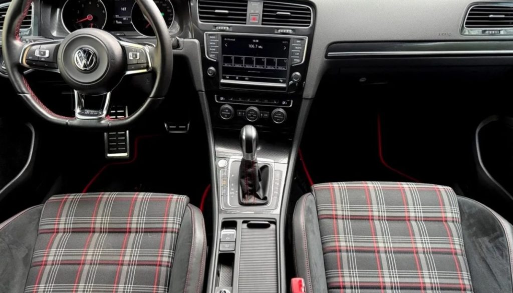 Volkswagen Golf GTI