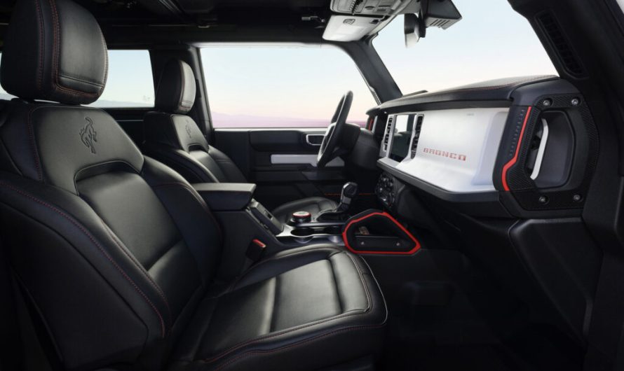 Після 15 пожеж у Bronco, Ford пропонує рішення для 565 000 авто — фактично скотч