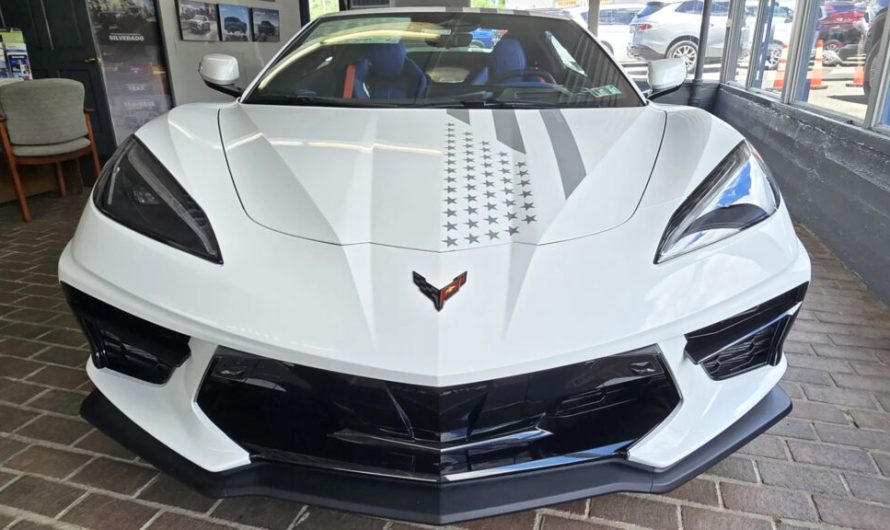 За патріотичний Corvette у Chevrolet хотіли $104 000, але покупці не давали більше $89 000