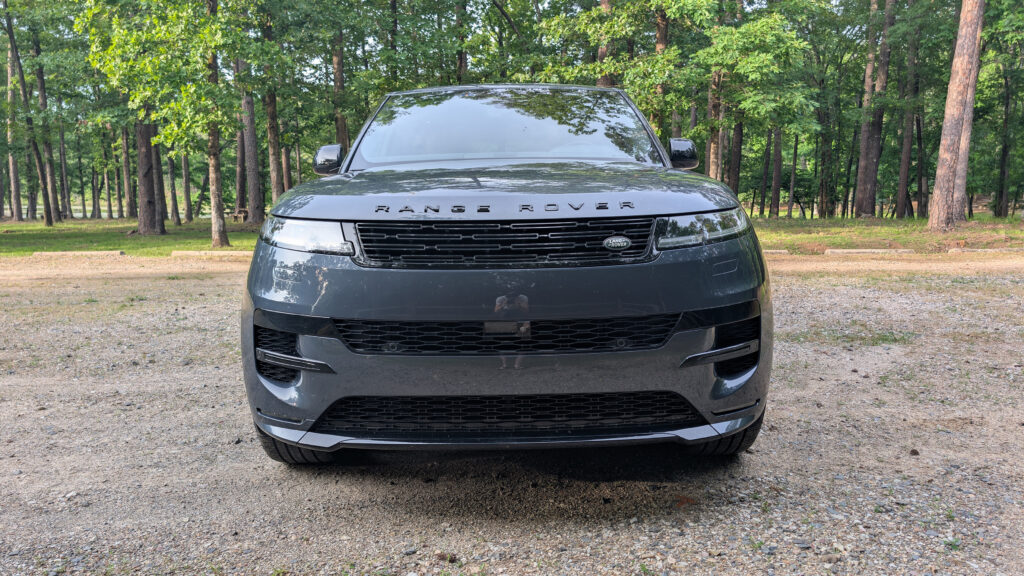 2026 Range Rover Sport PHEV вид збоку