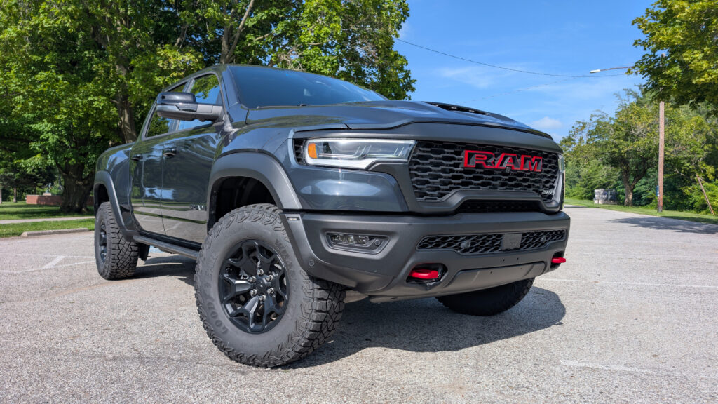 Ram TRX на старті